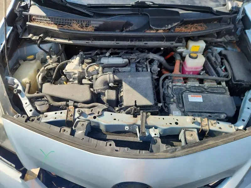 2013 TOYOTA PRIUS V TWO  