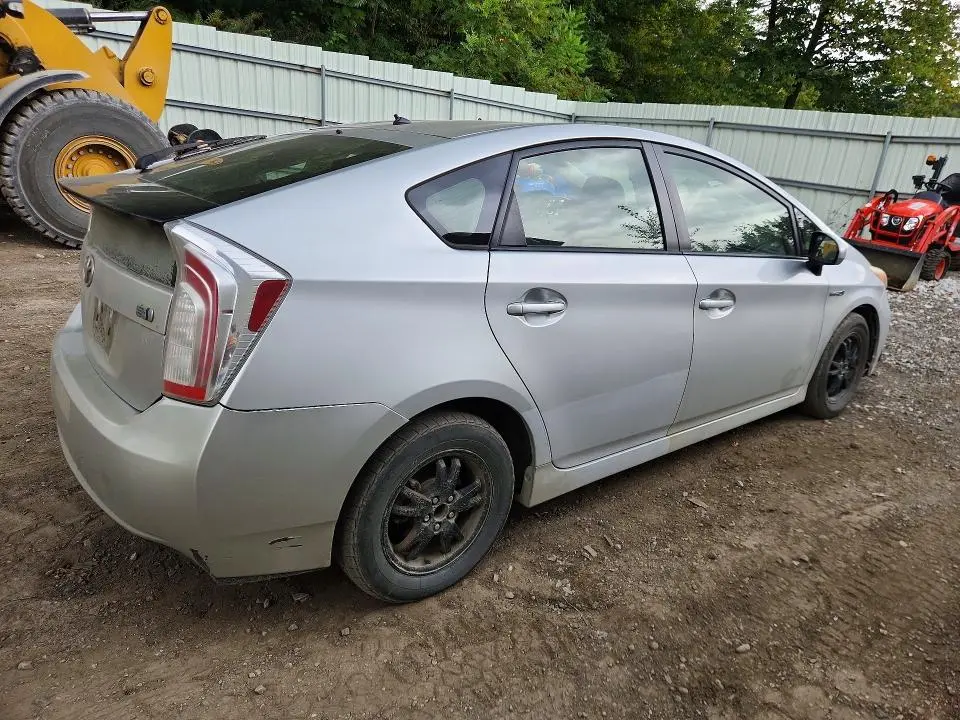 2013 TOYOTA PRIUS TWO  