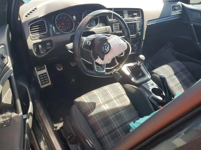 2017 VOLKSWAGEN GTI SPORT  