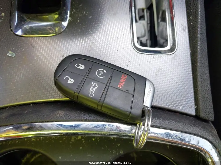 2013 DODGE CHARGER SXT