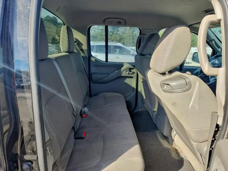 2013 NISSAN FRONTIER S  