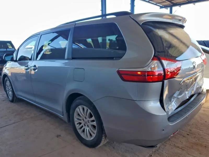 2015 TOYOTA SIENNA XLE  