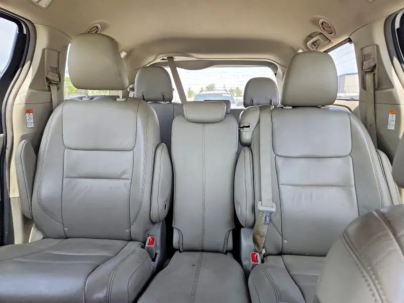 2015 TOYOTA SIENNA XLE PREMIUM 8-PASSENGER  