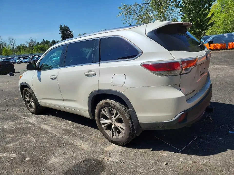 2015 TOYOTA HIGHLANDER XLE  
