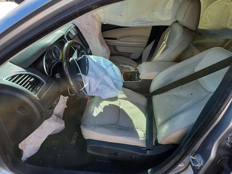 2016 CHRYSLER 300C   
