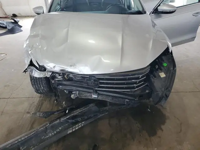 2016 VOLKSWAGEN PASSAT SE  