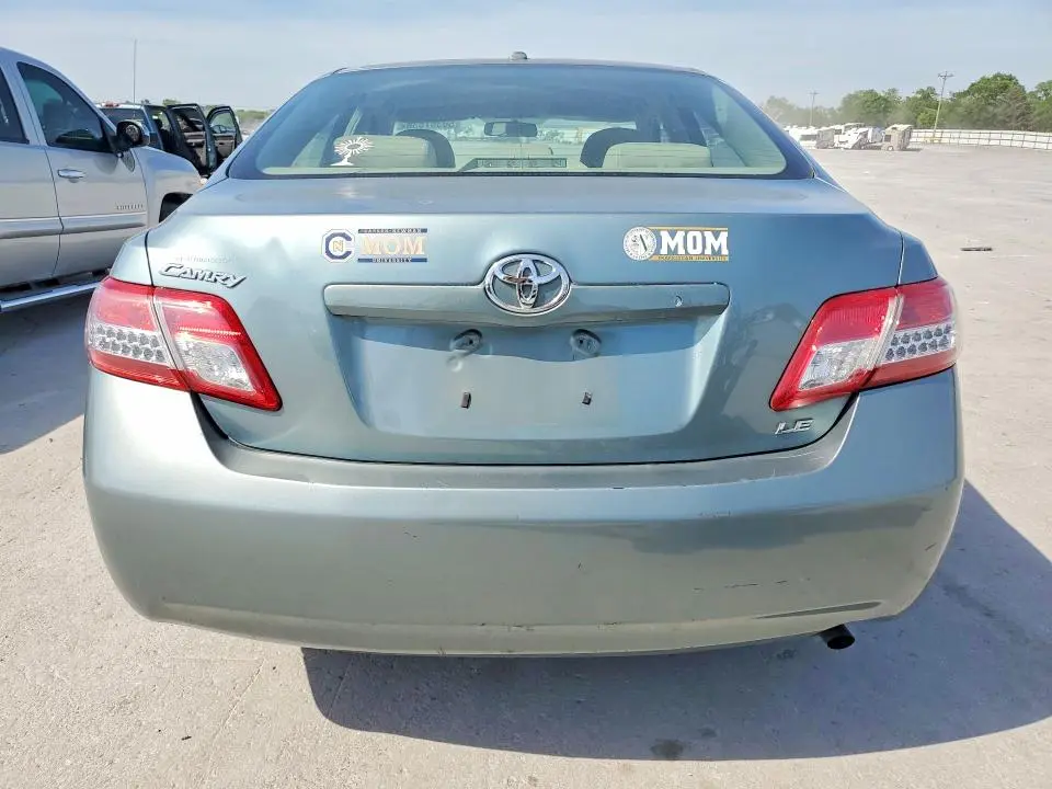 2011 TOYOTA CAMRY LE  