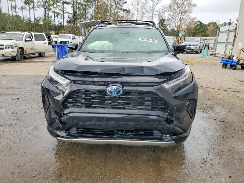 2022 TOYOTA RAV4 SE  