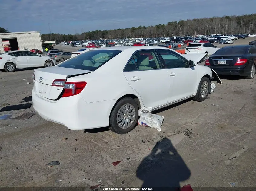 2014 TOYOTA CAMRY LE