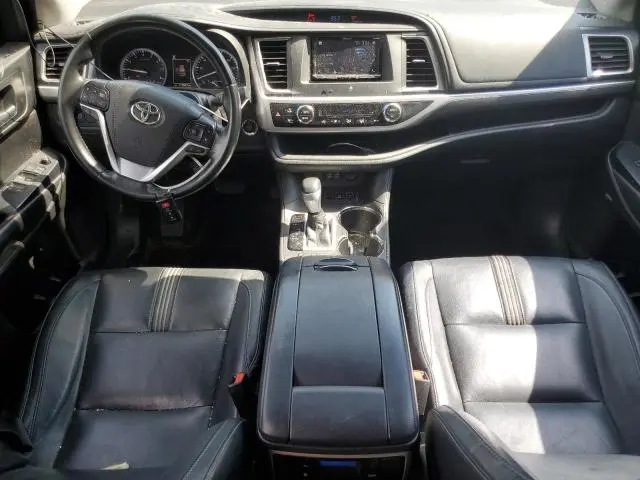 2017 TOYOTA HIGHLANDER SE  