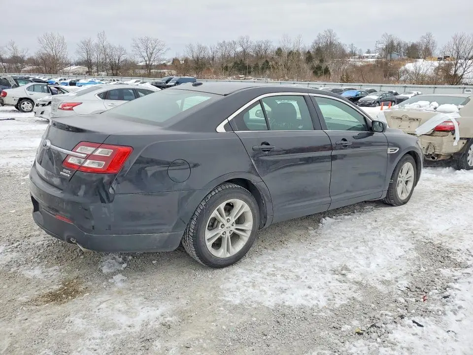 2015 FORD TAURUS SEL  