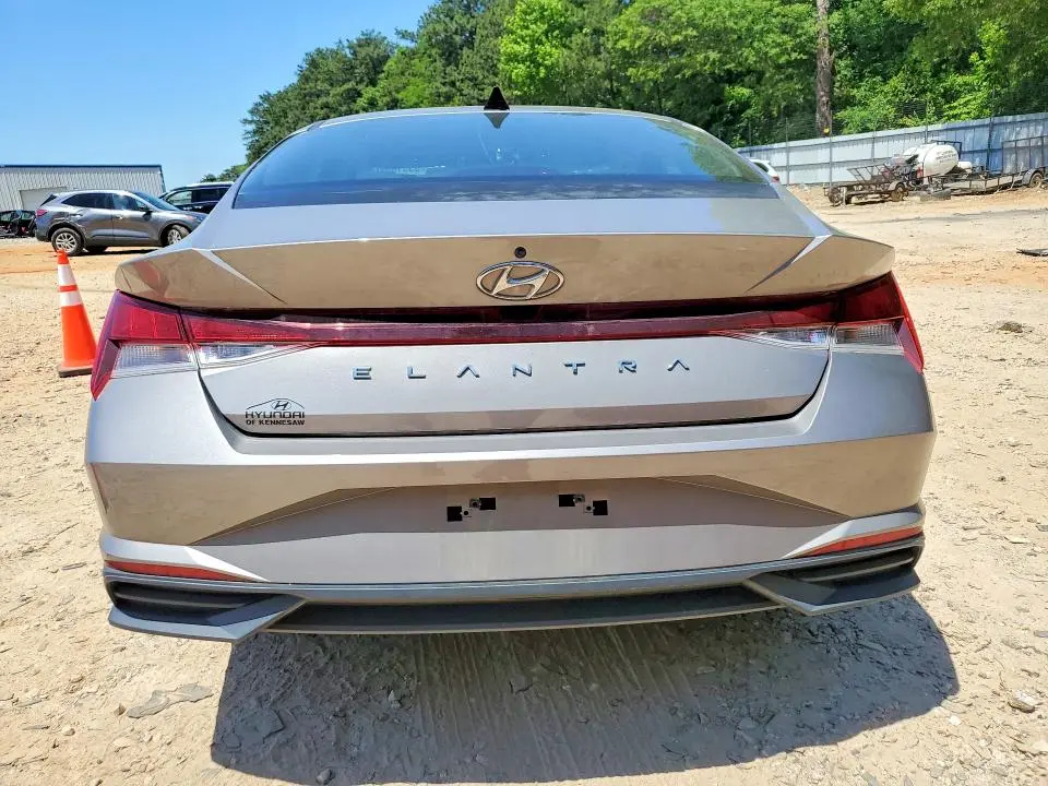 2022 HYUNDAI ELANTRA SEL  
