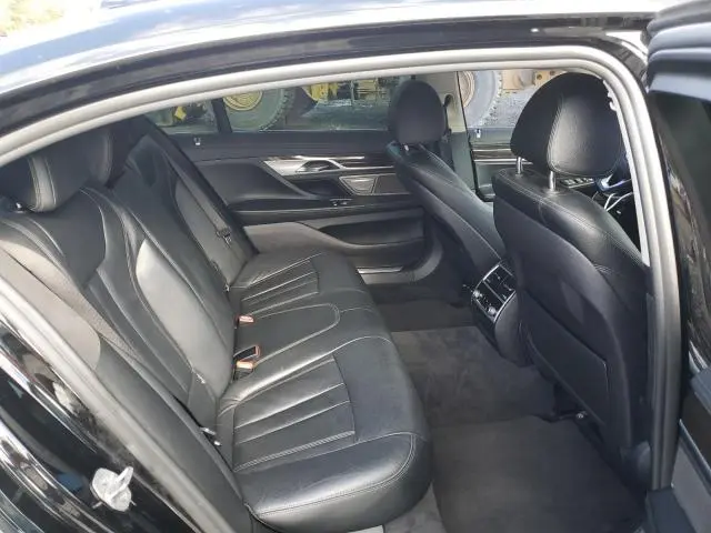 2019 BMW 740 XI  