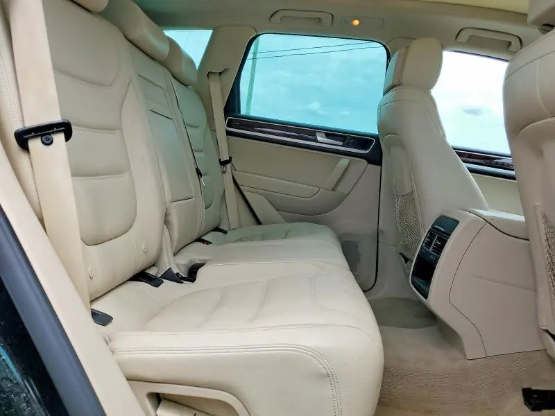 2014 VOLKSWAGEN TOUAREG V6  