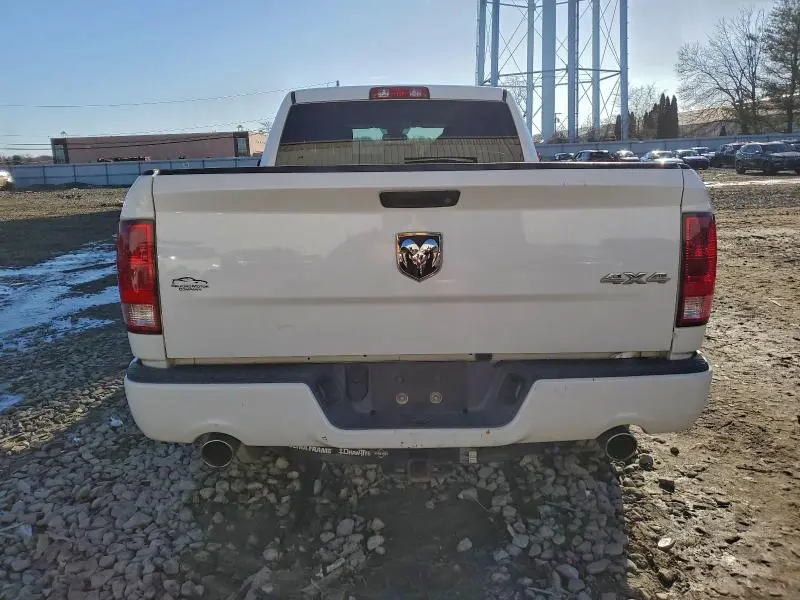 2014 RAM 1500 ST  