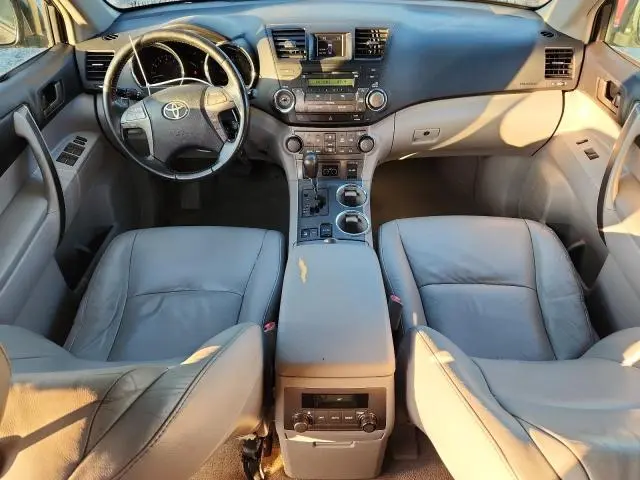 2010 TOYOTA HIGHLANDER SE  