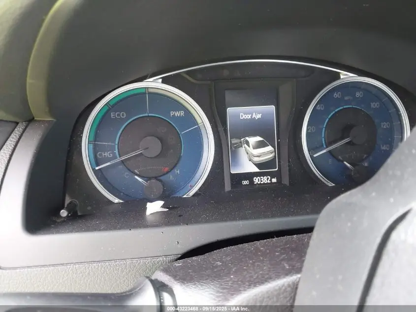 2017 TOYOTA CAMRY HYBRID LE