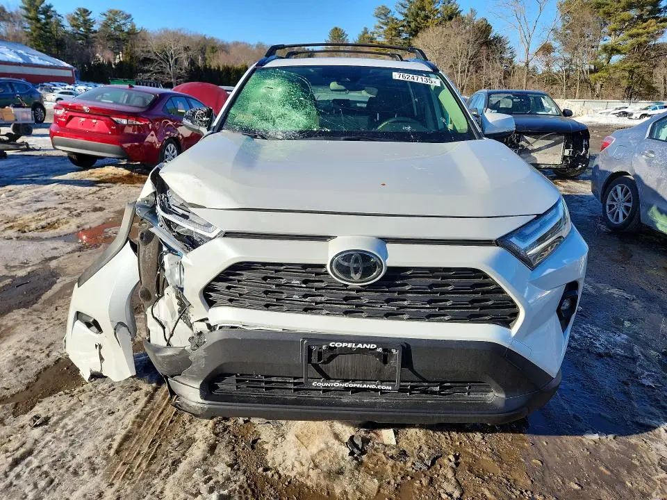 2024 TOYOTA RAV4 XLE PREMIUM  