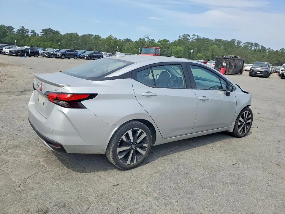 2021 NISSAN VERSA SR  