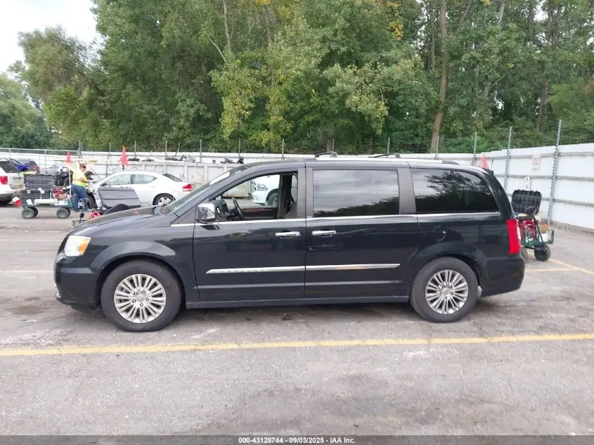 2013 CHRYSLER TOWN & COUNTRY LIMITED