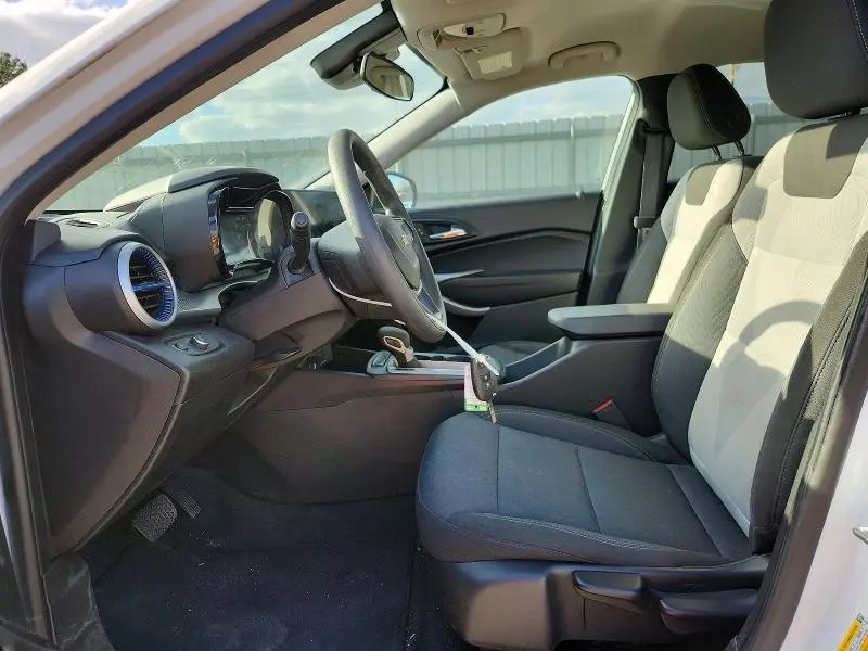 2025 CHEVROLET TRAX LS  