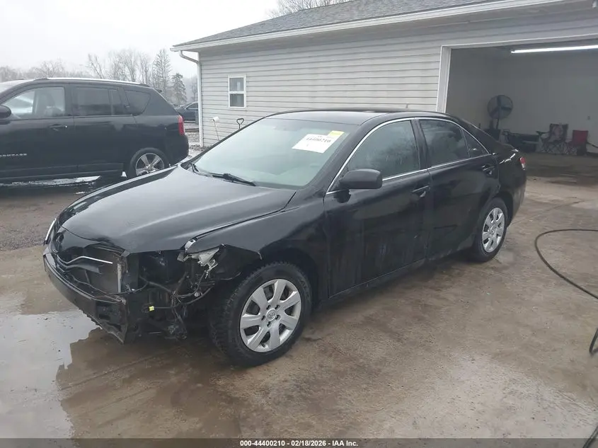 2010 TOYOTA CAMRY LE
