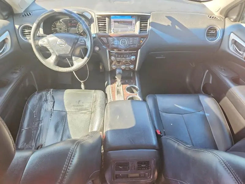 2016 NISSAN PATHFINDER SL  
