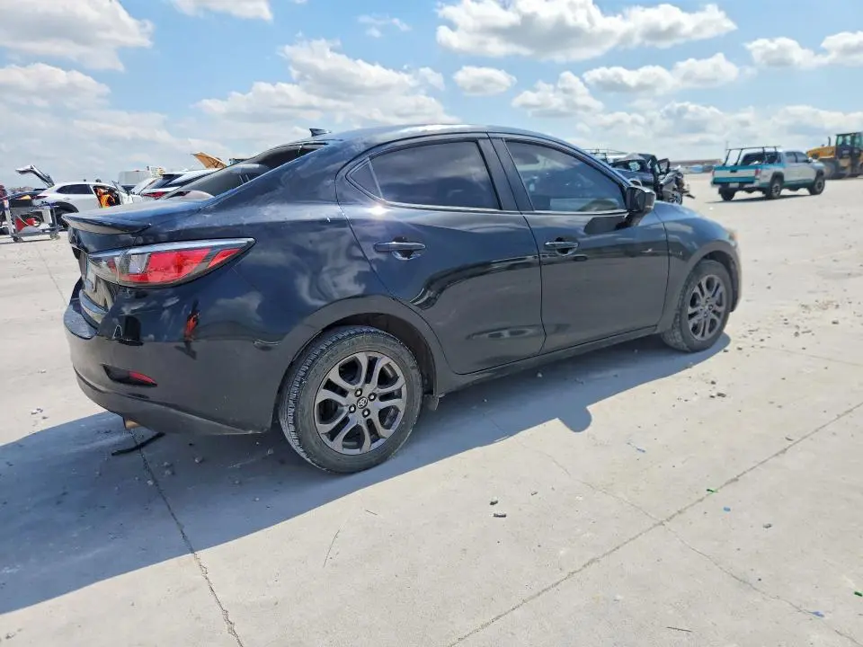 2019 TOYOTA YARIS LE  