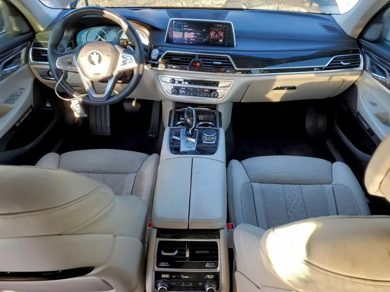 2016 BMW 750 XI  