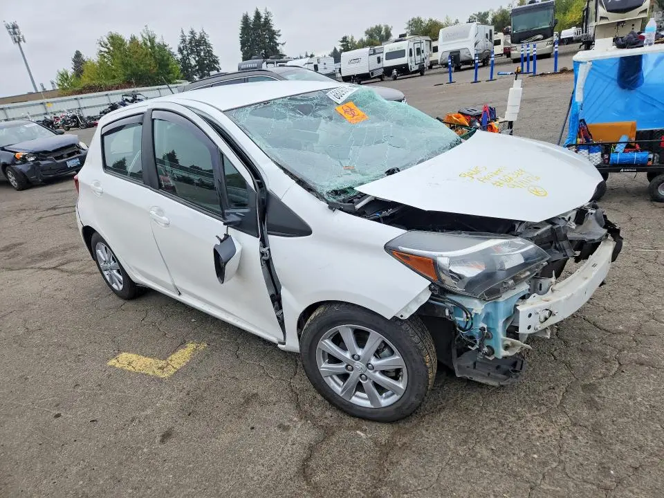 2015 TOYOTA YARIS 5-DOOR LE  