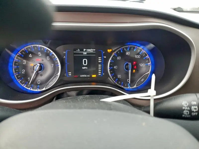 2023 CHRYSLER VOYAGER LX  