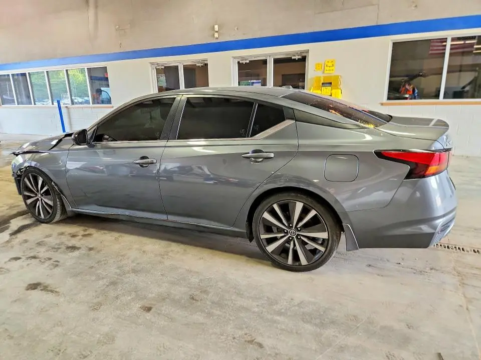 2019 NISSAN ALTIMA SR  