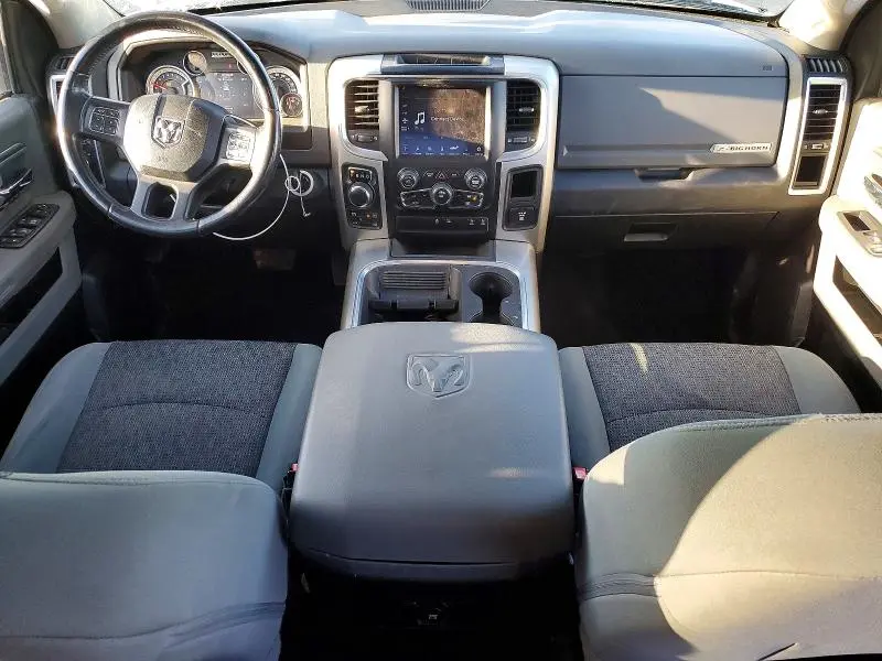2018 RAM 1500 SLT  