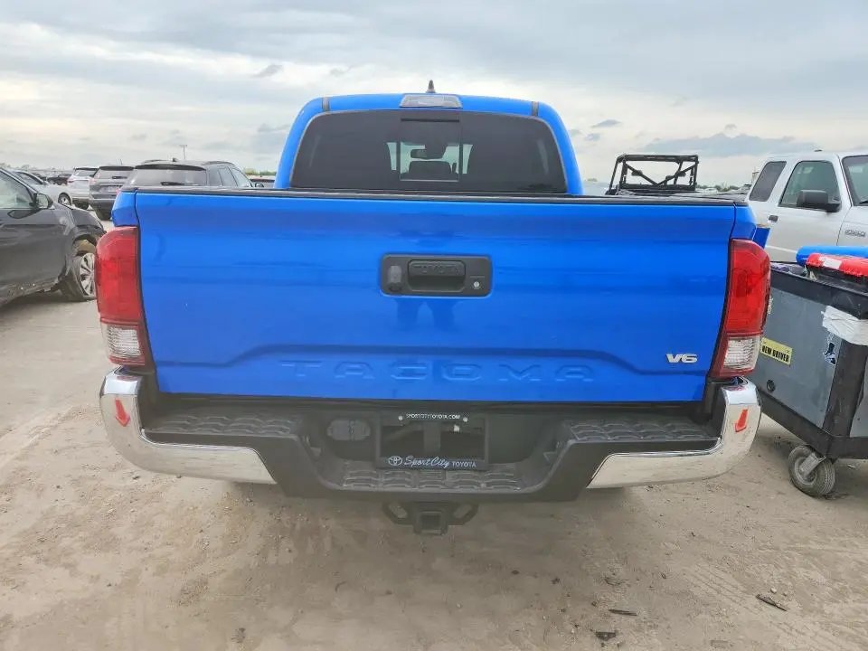 2020 TOYOTA TACOMA SR5 V6  