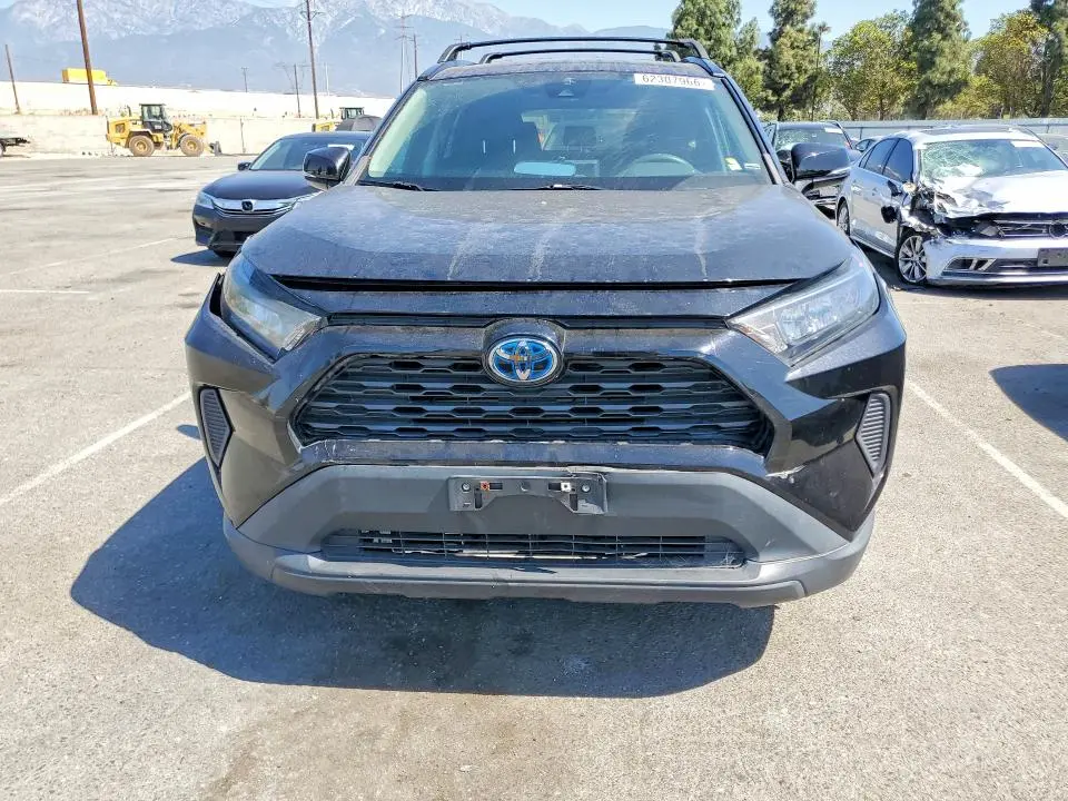 2021 TOYOTA RAV4 LE  