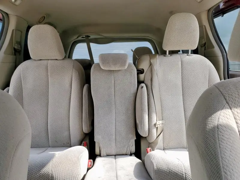 2011 TOYOTA SIENNA LE  