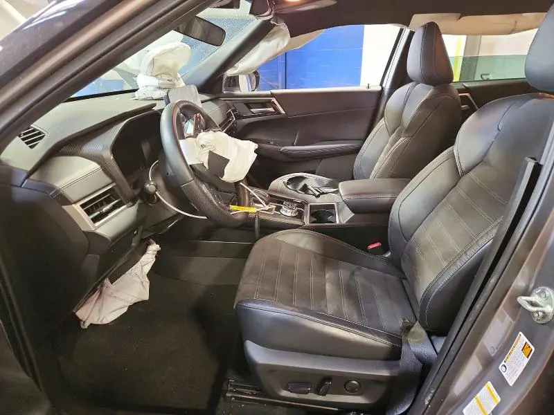 2023 MITSUBISHI OUTLANDER SE  