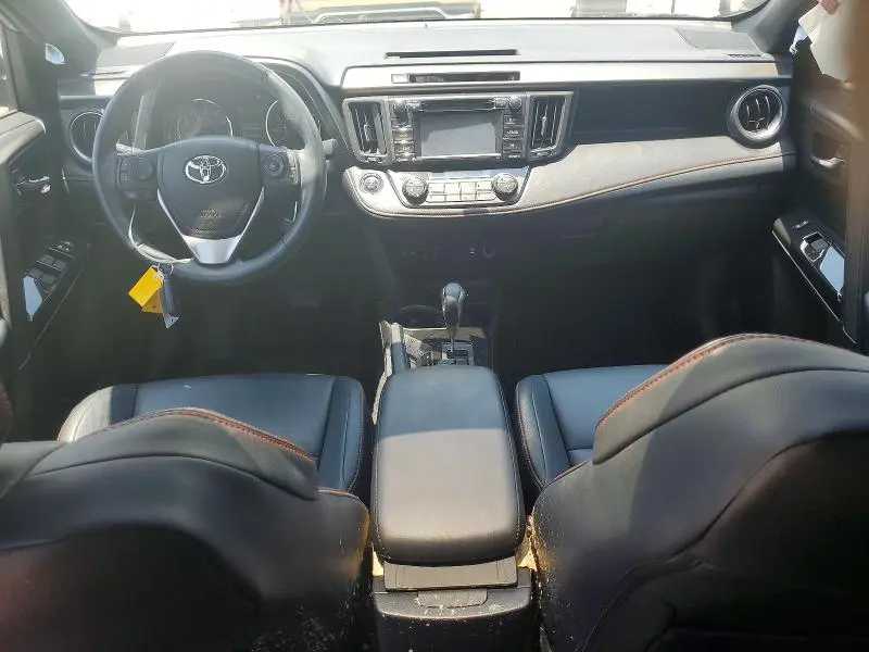 2016 TOYOTA RAV4 SE  