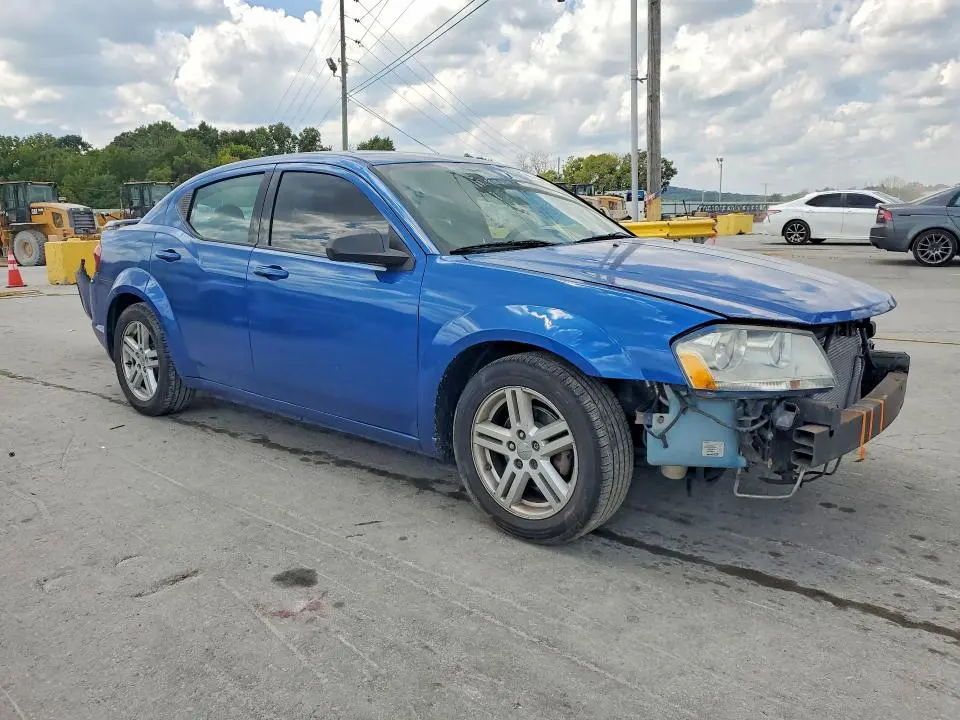 2013 DODGE AVENGER SE  