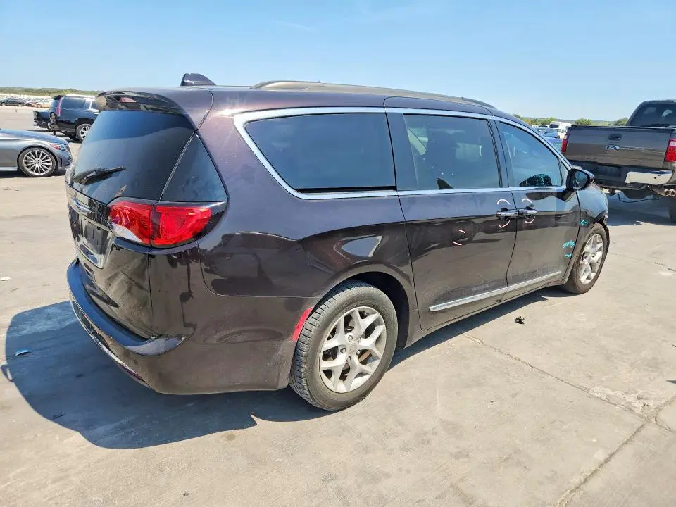 2017 CHRYSLER PACIFICA TOURING L  