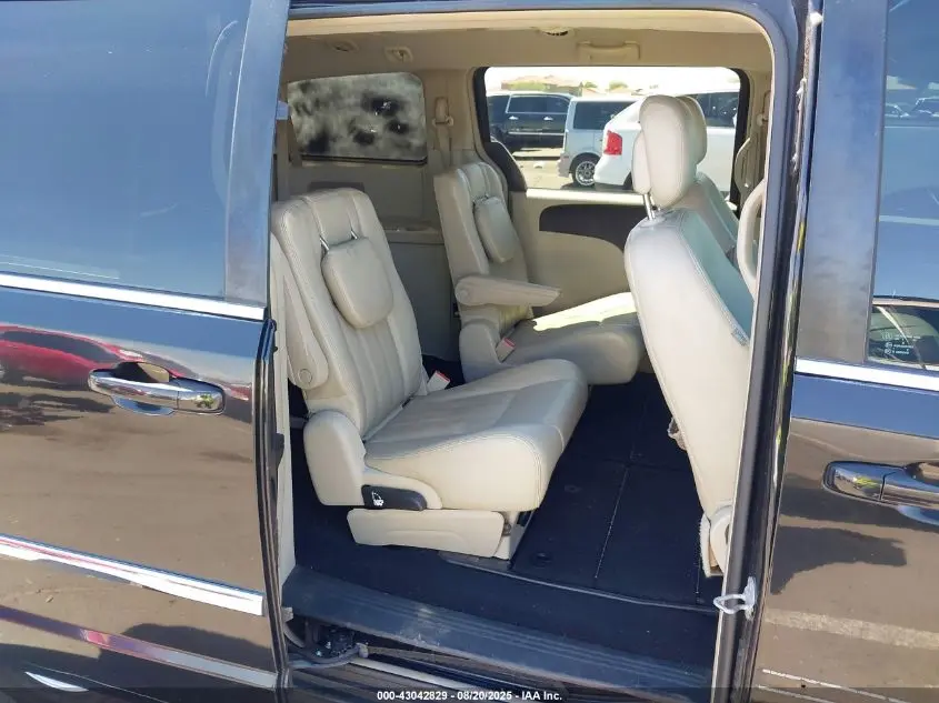 2013 CHRYSLER TOWN & COUNTRY TOURING