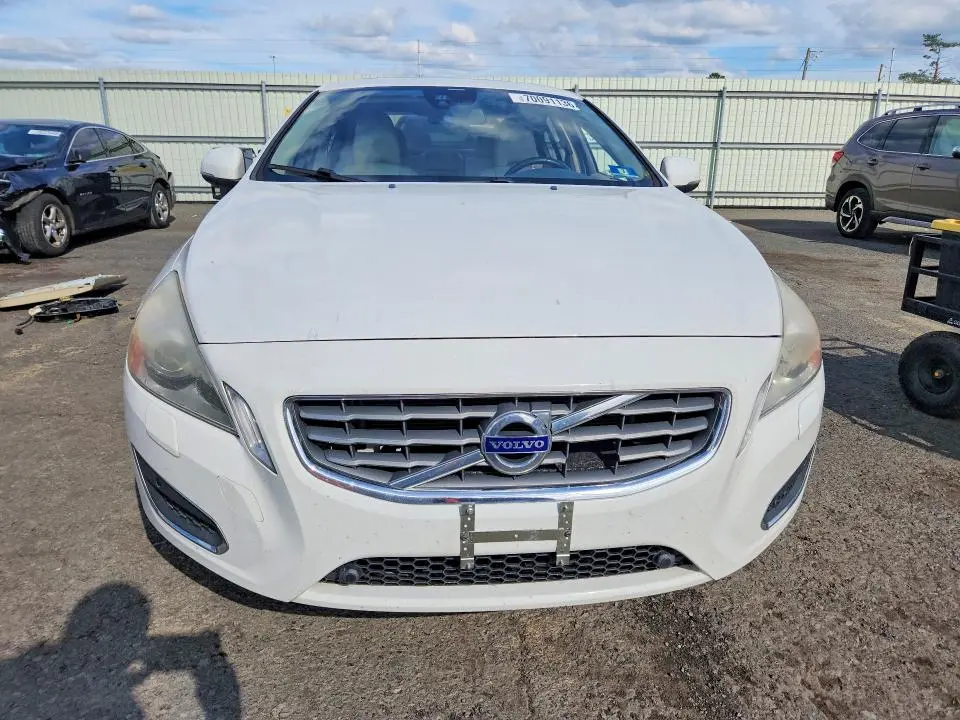 2013 VOLVO S60 T5  