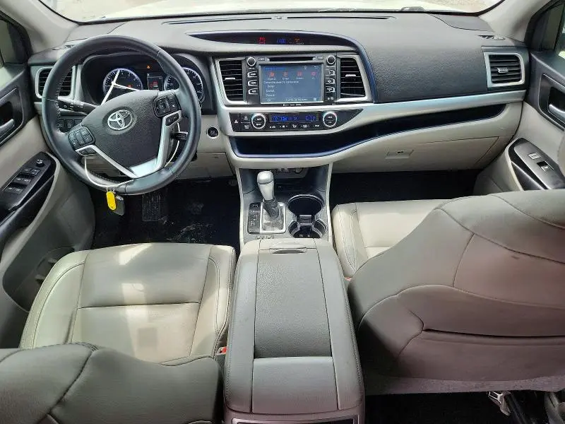 2017 TOYOTA HIGHLANDER XLE  