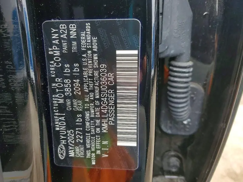 2025 HYUNDAI ELANTRA SE  