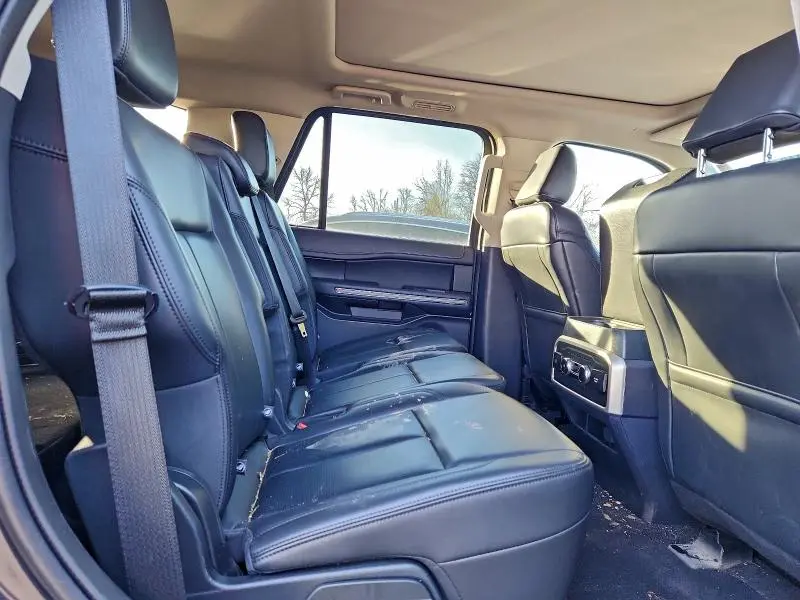 2024 FORD EXPEDITION XLT  