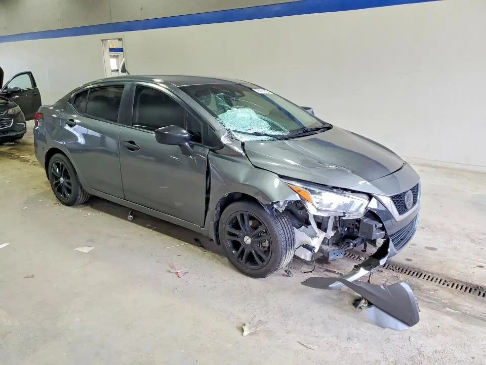 2020 NISSAN VERSA S  