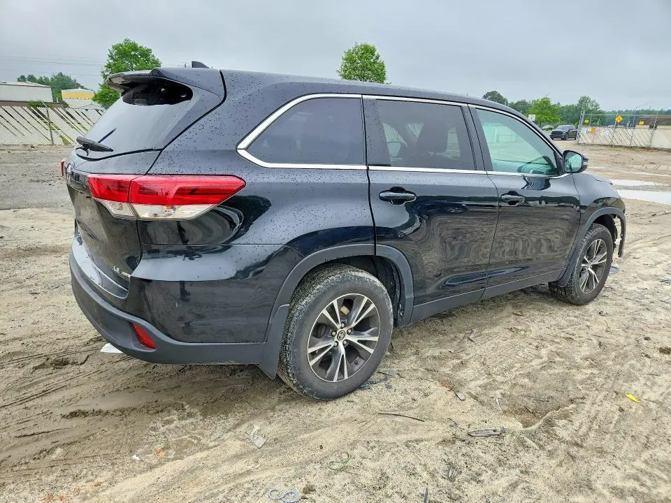2019 TOYOTA HIGHLANDER LE PLUS  