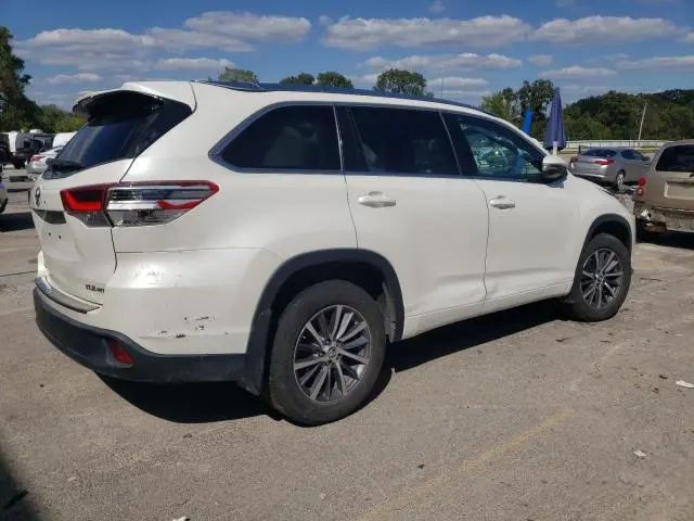 2017 TOYOTA HIGHLANDER SE  