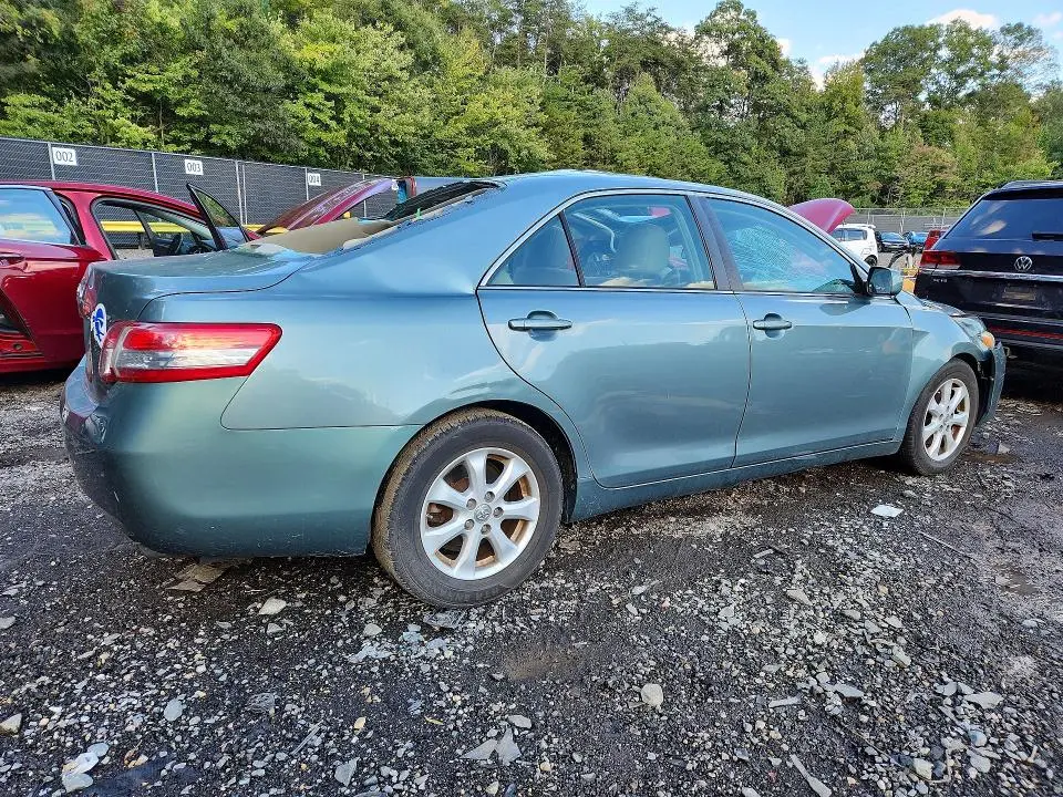 2011 TOYOTA CAMRY LE  