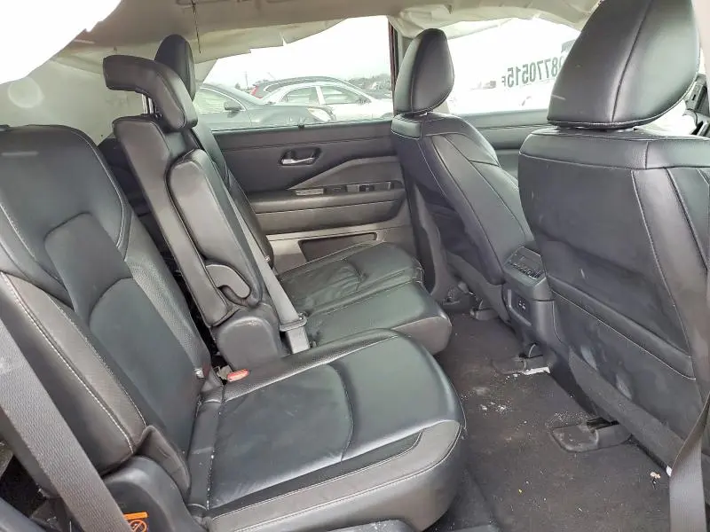 2022 NISSAN PATHFINDER SL  